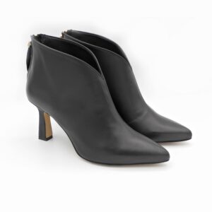 tronchetto-in-pelle-nappa-nero-con-tacco-a-rocchetto-7-cm