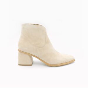 tronchetto-in-camoscio-panna-con-tacco-6-cm